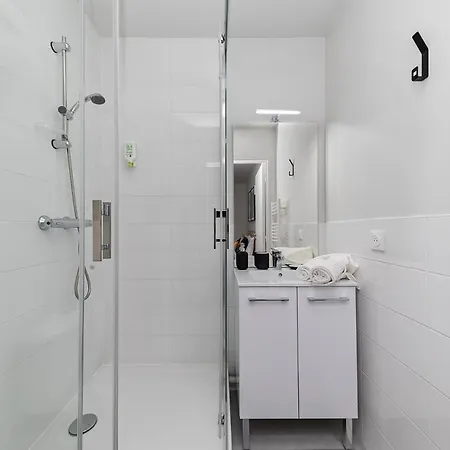 Student Factory Champ De Mars *