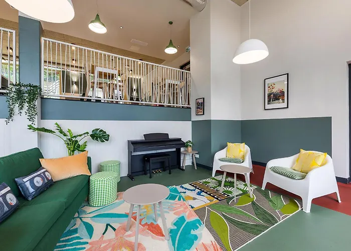 Student Factory Champ De Mars